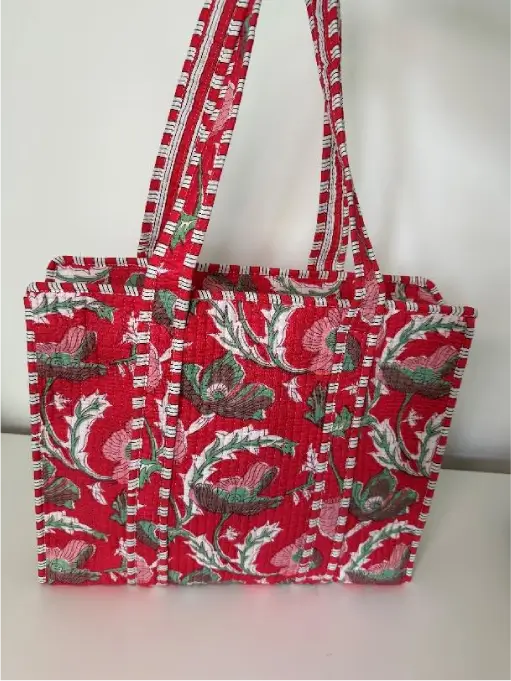 Red Camelia Large tote bag - Image 4