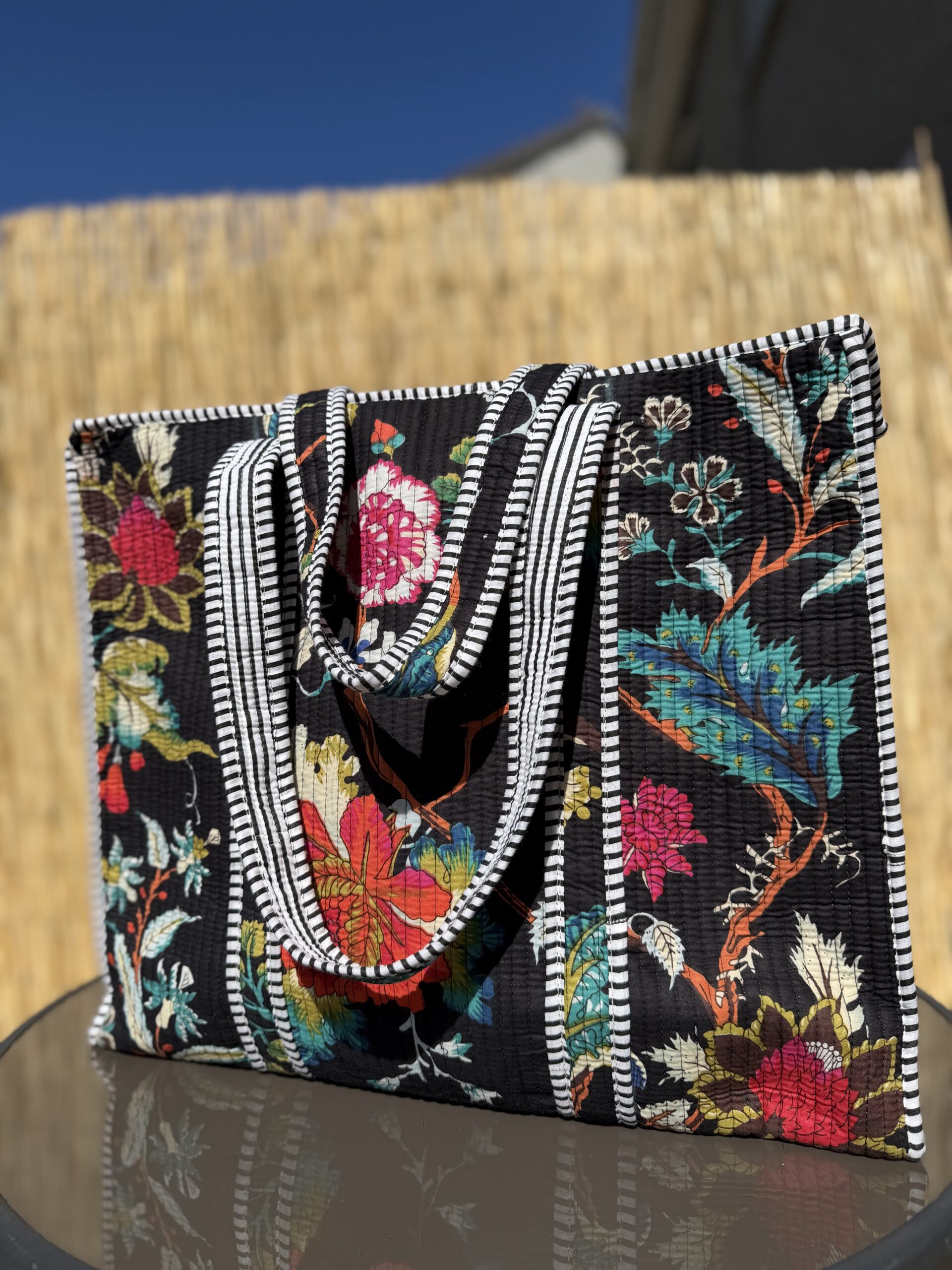 Midnight Botanica large tote bag - Image 3
